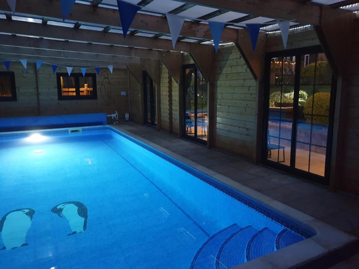 'Monktonmead Lodge' In Secluded Setting, With Private Indoor Pool. Ryde  Exterior photo