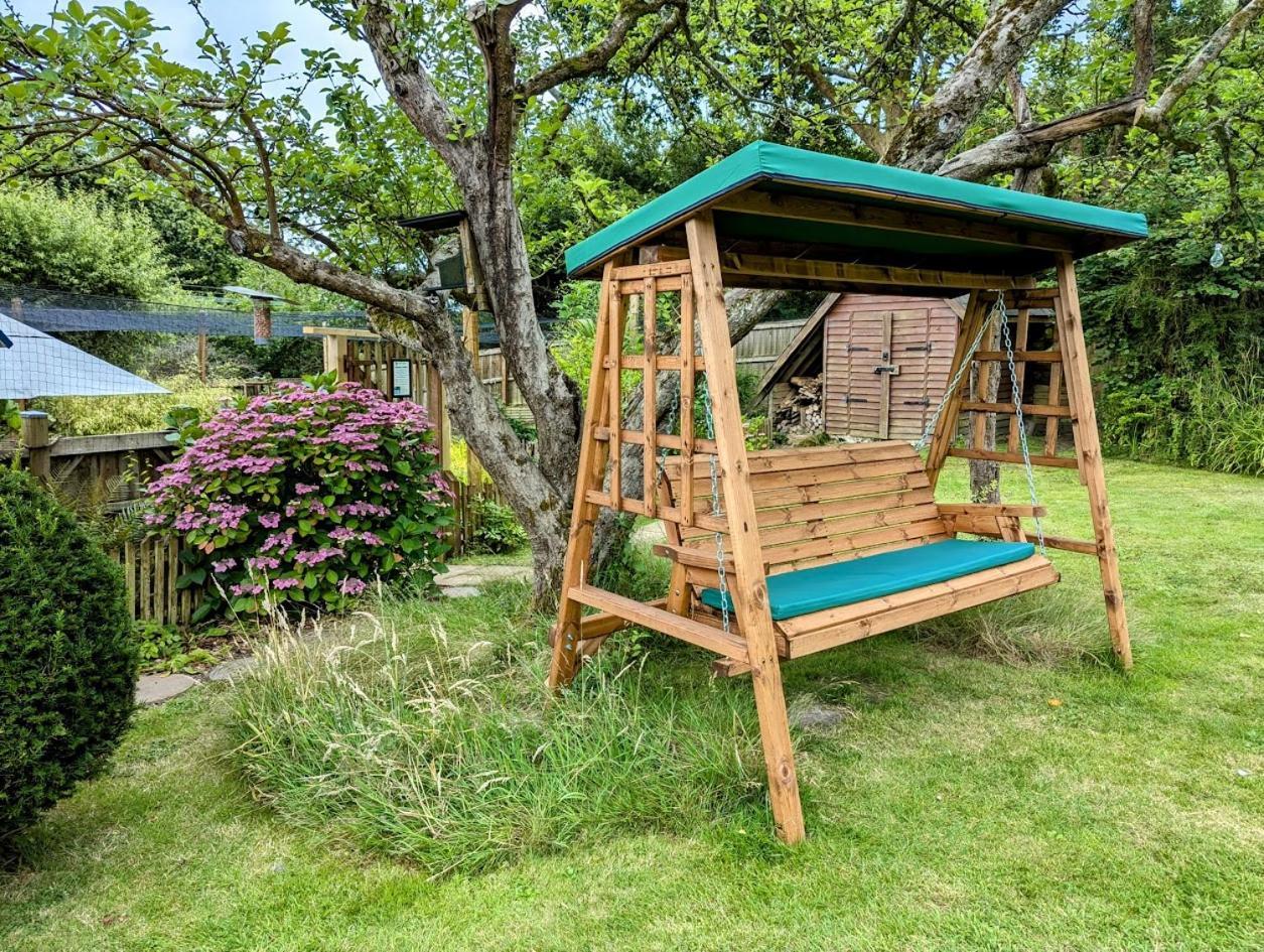 'Monktonmead Lodge' In Secluded Setting, With Private Indoor Pool. Ryde  Exterior photo