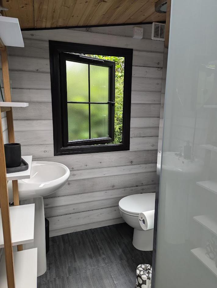 'Monktonmead Lodge' In Secluded Setting, With Private Indoor Pool. Ryde  Exterior photo