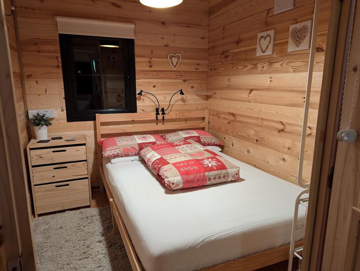 'Monktonmead Lodge' In Secluded Setting, With Private Indoor Pool. Ryde  Exterior photo