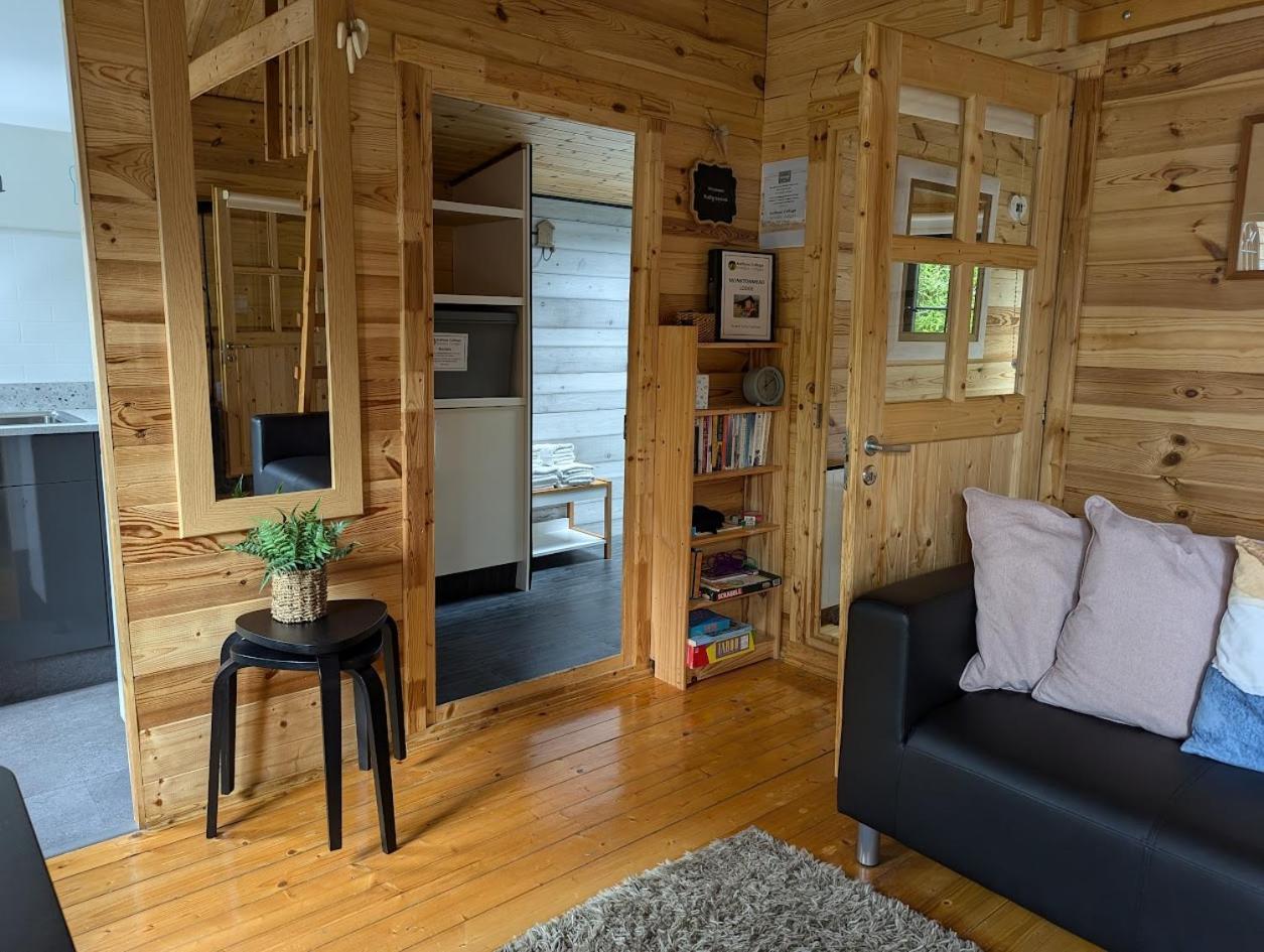 'Monktonmead Lodge' In Secluded Setting, With Private Indoor Pool. Ryde  Exterior photo